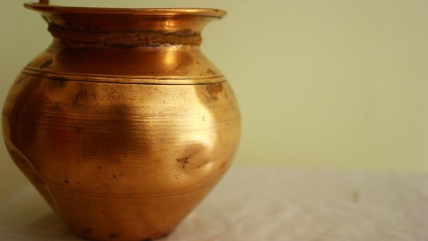 তামার পাত্রে খান