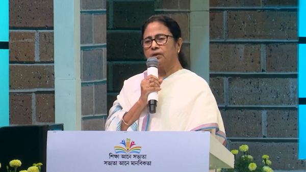 লোভ সংবরণ করুন, পঞ্চায়েতের আগে মমতার সংযমের বার্তা ছাত্রছাত্রীদের মঞ্চেও লোভ সংবরণ করুন, পঞ্চায়েতের আগে মমতার সংযমের বার্তা ছাত্রছাত্রীদের মঞ্চেও