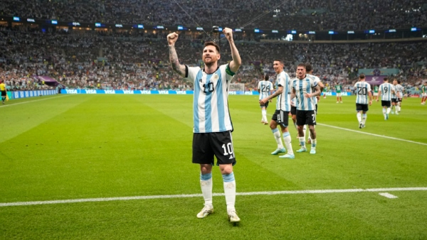Lionel Messi: মারাদানাকেও হারিয়ে দিলেন ‘ম্যাজিসিয়ান’ মেসি Lionel Messi: মারাদানাকেও হারিয়ে দিলেন ‘ম্যাজিসিয়ান’ মেসি