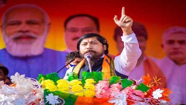 ফের বিস্ফোরক দাবি নিশীথ প্রামাণিকের ফের বিস্ফোরক দাবি নিশীথ প্রামাণিকের