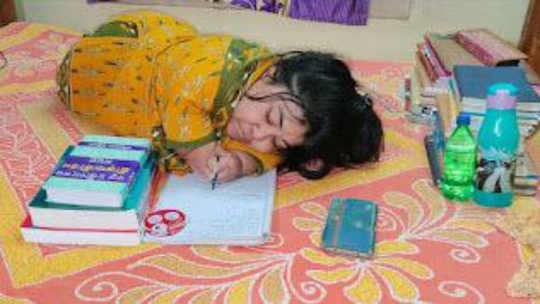 উচ্চতা তিন ফুটেরও কম, নেটে ৯৯ শতাংশ পেয়ে তাক লাগালেন বিরল রোগে আক্রান্ত পিয়াসা উচ্চতা তিন ফুটেরও কম, নেটে ৯৯ শতাংশ পেয়ে তাক লাগালেন বিরল রোগে আক্রান্ত পিয়াসা