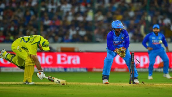 গ্লেন ম্যাক্সওয়েল পা ভেঙে মাঠের বাইরে গ্লেন ম্যাক্সওয়েল পা ভেঙে মাঠের বাইরে