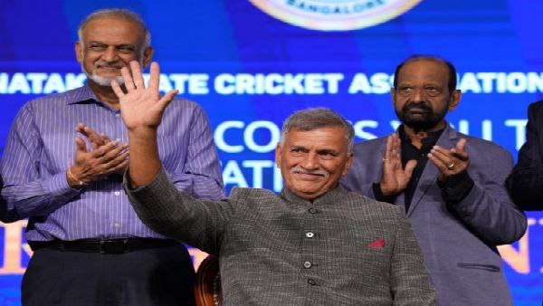 রজার বিনির বিরুদ্ধে পুত্রবধূ সংক্রান্ত গুরুতর অভিযোগ! রজার বিনির বিরুদ্ধে পুত্রবধূ সংক্রান্ত গুরুতর অভিযোগ!