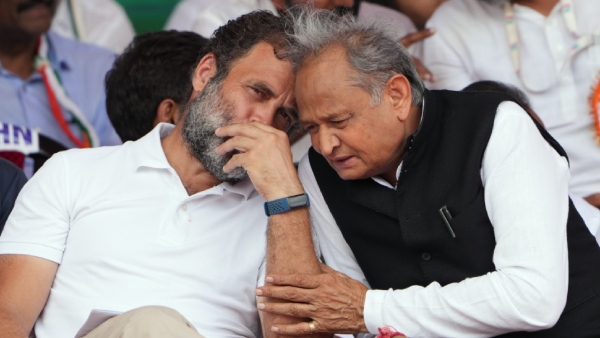 রাহুলের অ্যাসেট-মন্তব্যে মিললেন গেহলট ও পাইলট! রাজস্থান কংগ্রেসে হঠাৎ বসন্ত রাহুলের অ্যাসেট-মন্তব্যে মিললেন গেহলট ও পাইলট! রাজস্থান কংগ্রেসে হঠাৎ বসন্ত