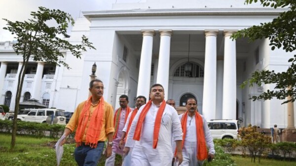 শুভেন্দু অধিকারীর নামে পুলিশে নয়া এফআইআর তৃণমূলের শুভেন্দু অধিকারীর নামে পুলিশে নয়া এফআইআর তৃণমূলের