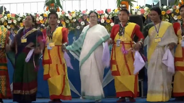 পঞ্চাতেরে আগে নয়া স্লোগান