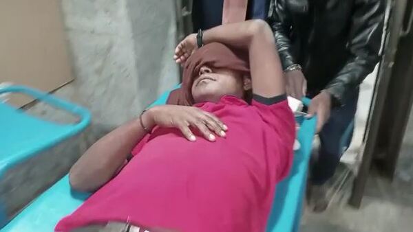 Birbhum Murder: হাড় হিম করা হত্যাকাণ্ড! পঞ্চায়েত ভোটের আগে ফের রক্ত ঝড়ল বীরভূমে Birbhum Murder: হাড় হিম করা হত্যাকাণ্ড! পঞ্চায়েত ভোটের আগে ফের রক্ত ঝড়ল বীরভূমে