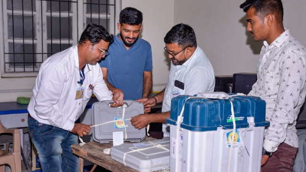 বেশ কিছু বিক্ষিপ্ত ঘটনা