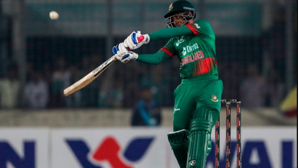 শেষ উইকেটে ৫১ রানের পার্টনারশিপ গড়ে বাংলাদেশ: