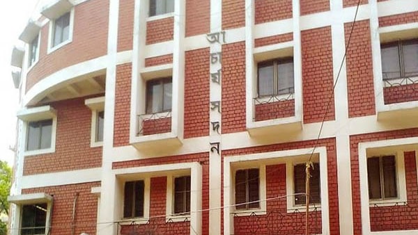 তাপস মণ্ডলের নামও রয়েছে