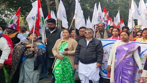 কীভাবে এল ছবি