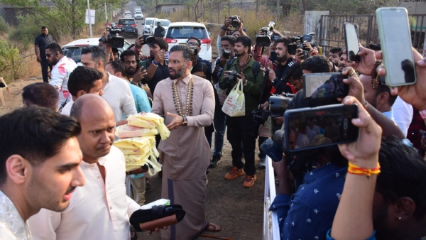 দীর্ঘদিনের সম্পর্ক