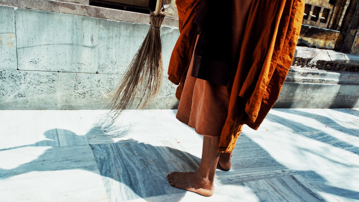 Business Ideas for Women in Kolkata ফুলঝাড়ুর ব্যবসায় তিন লাখেরও বেশি