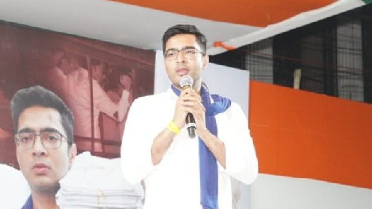 রাজ্যপাল কলকাতা ফিরে দ্রুত দেখা করুন, এই বার্তা নিয়ে দার্জিলিংয়ে