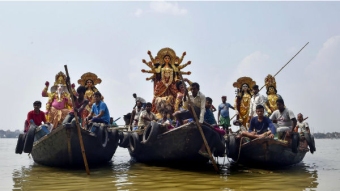 করোনা আবহে এবছর ইছামতীর বুকে নৌকা ভাসান বন্ধ
