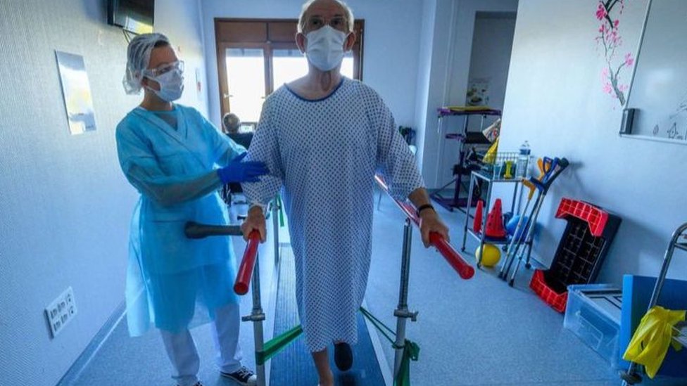 ফ্রান্সে করোনাভাইরাস আক্রান্ত একজন রোগীর চিকিৎসা