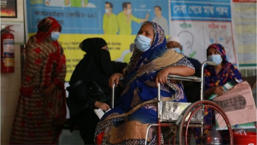 আসছে তৃতীয় ঢেউ