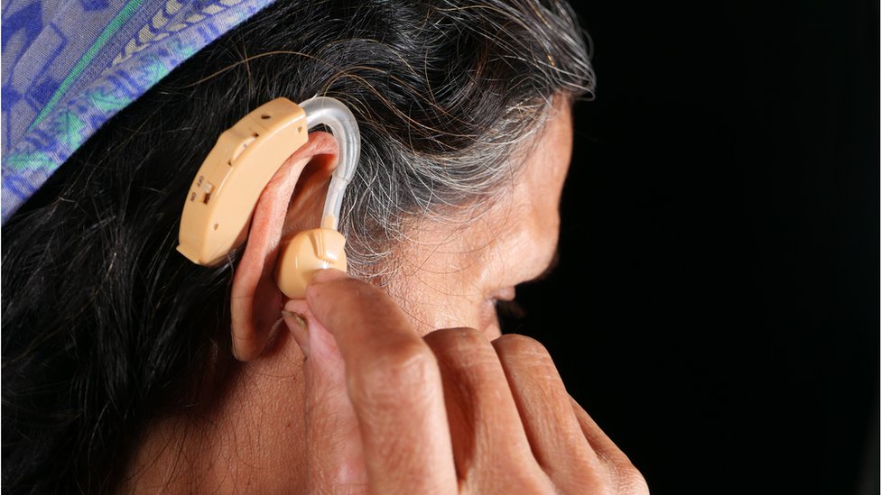 শ্রবণ প্রতিবন্ধী শ্রবণ প্রতিবন্ধী