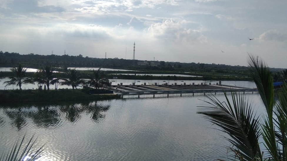 পুকুরের মাঝে আইপিআরএস চ্যানেল