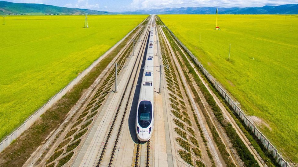 এ ধরণের বুলেট ট্রেন উন্নত বিশ্বে দেখা যায়।