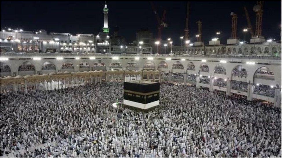 মক্কার এই মসজিদ আল-হারামে আছে কাবা
